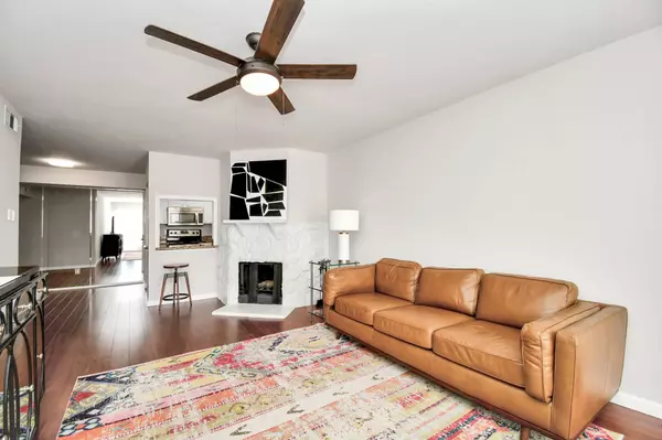 4641 Wild Indigo ST #450, Houston, TX 77027