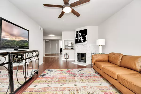 4641 Wild Indigo ST #450, Houston, TX 77027