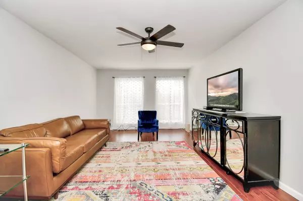 4641 Wild Indigo ST #450, Houston, TX 77027