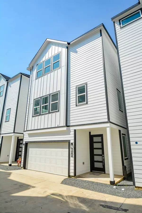 426 Sikes ST #B, Houston, TX 77018