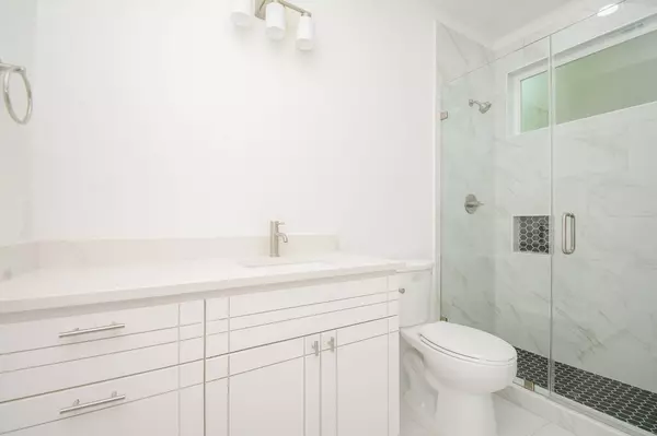 426 Sikes ST #B, Houston, TX 77018