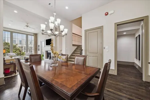 1416 Lake Pointe Pkwy, Sugar Land, TX 77478