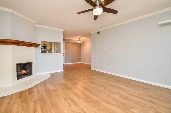 4633 Wild Indigo ST #552, Houston, TX 77027