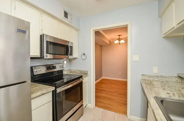 4633 Wild Indigo ST #552, Houston, TX 77027