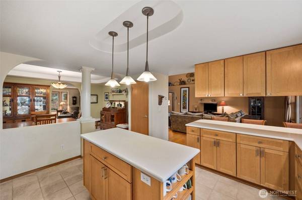 7308 Fair Oaks RD SE, Olympia, WA 98513