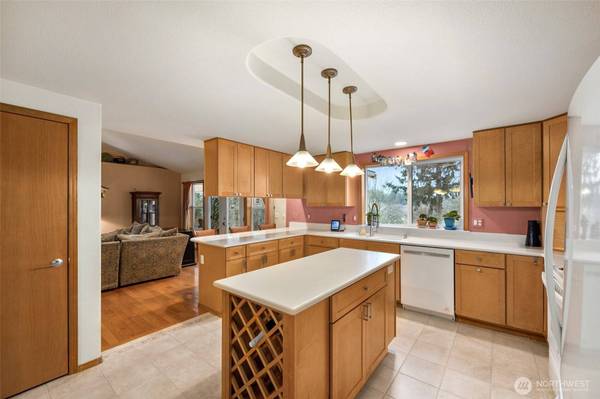 7308 Fair Oaks RD SE, Olympia, WA 98513