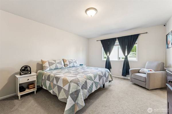 211 NE Belfair Station DR, Belfair, WA 98528