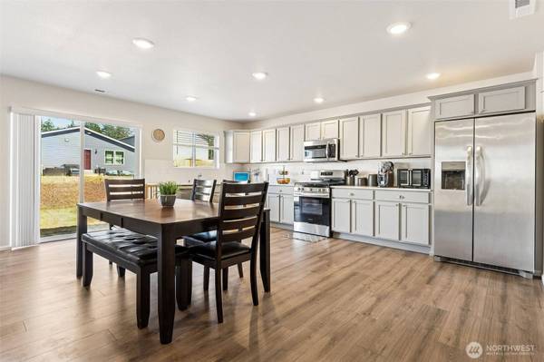 211 NE Belfair Station DR, Belfair, WA 98528