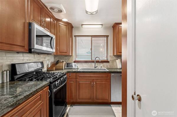 7021 S I ST, Tacoma, WA 98408
