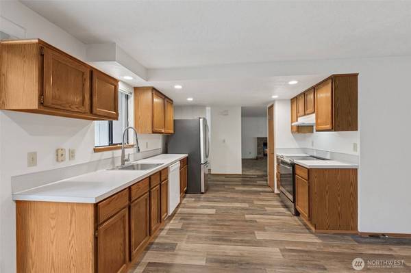 3045 Carpenter Hills LOOP SE, Lacey, WA 98503