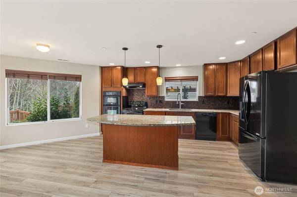 1563 Sinclair DR, Dupont, WA 98327