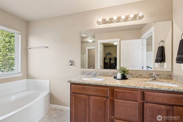 8632 Graham DR SE, Olympia, WA 98513