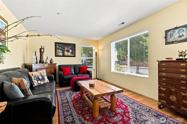 3086 Walker RD, Dupont, WA 98327