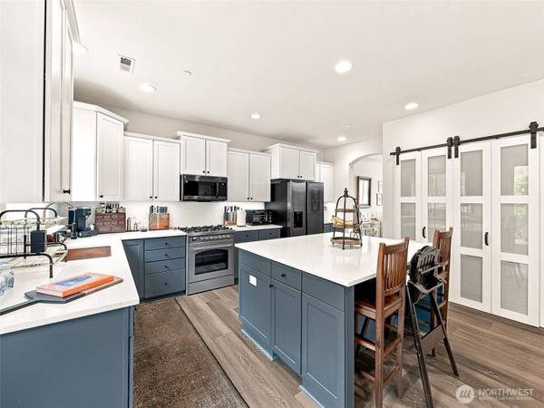 10706 174th AVE E, Bonney Lake, WA 98391