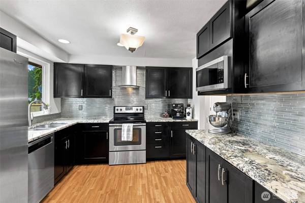 5123 Berger DR SE, Olympia, WA 98513
