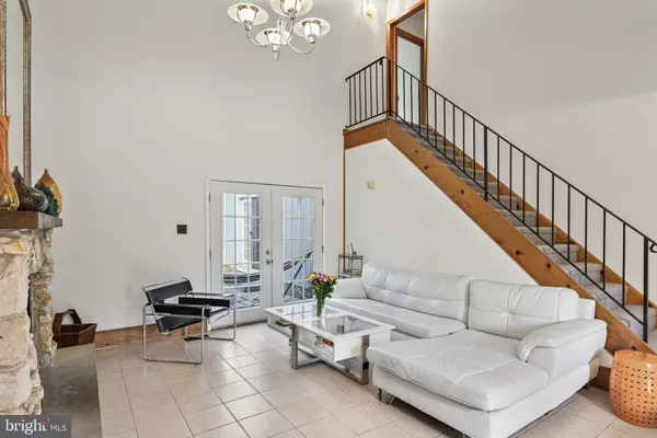 17 DARTMOUTH CT, Marlton, NJ 08053