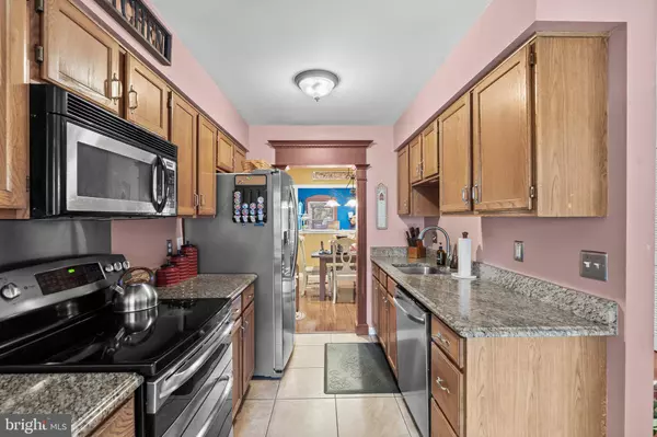 2202 DORAL DR, Blackwood, NJ 08012