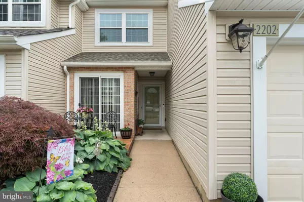 2202 DORAL DR, Blackwood, NJ 08012