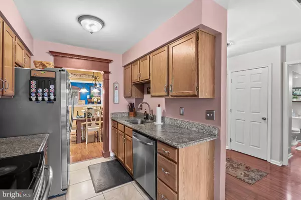 2202 DORAL DR, Blackwood, NJ 08012