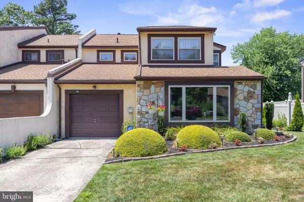 53 FULMAR DR, Voorhees, NJ 08043