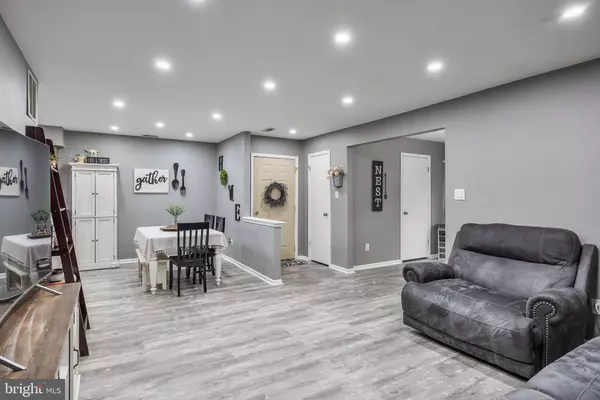 31 WINDSOR CT, Sewell, NJ 08080