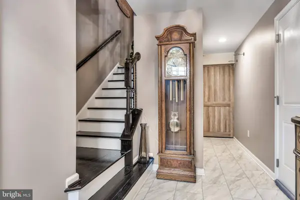 1 TAVERN LN, Sicklerville, NJ 08081