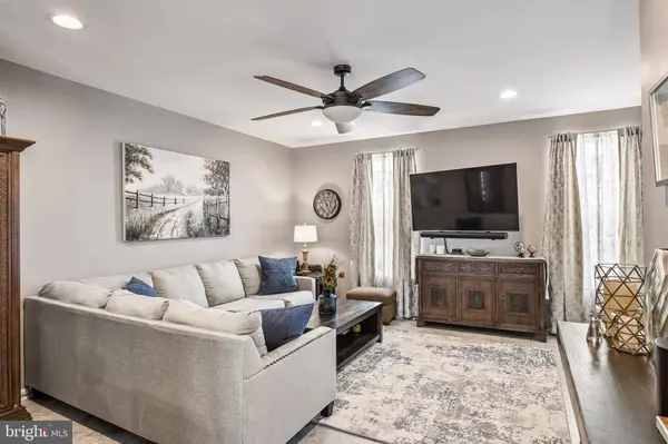 1 TAVERN LN, Sicklerville, NJ 08081