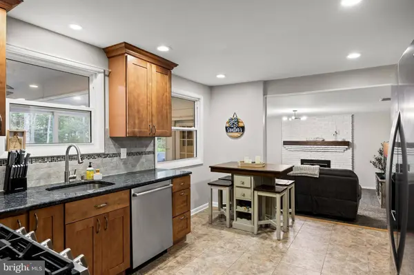 6 ONIONTOWN RD, Medford, NJ 08055