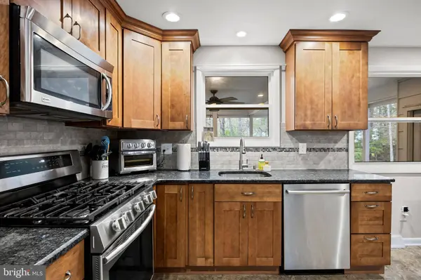 6 ONIONTOWN RD, Medford, NJ 08055