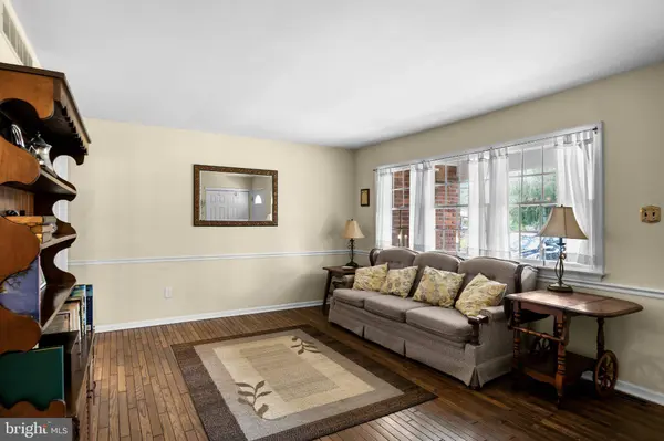 10 NORMANDY RD, Marlton, NJ 08053