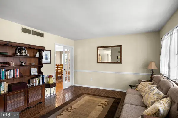 10 NORMANDY RD, Marlton, NJ 08053