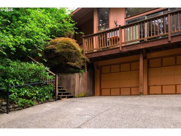 761 FOOTHILL DR, Eugene, OR 97405