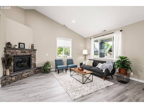 6023 MONDAVI LN, Eugene, OR 97402