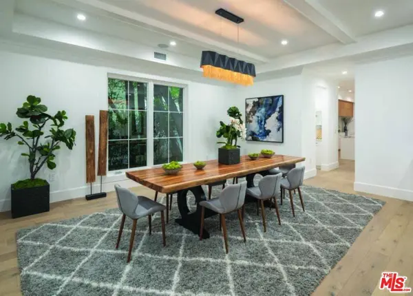 5266 Vanalden Ave, Tarzana, CA 91356