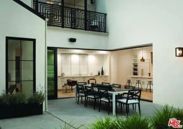 5266 Vanalden Ave, Tarzana, CA 91356