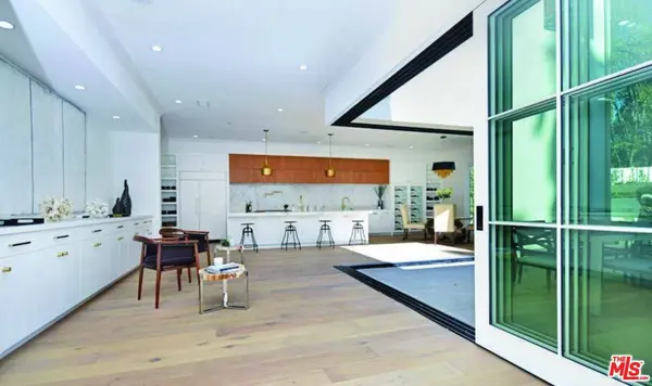 5266 Vanalden Ave, Tarzana, CA 91356