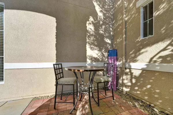 542 Longmeadow LN, Lincoln, CA 95648