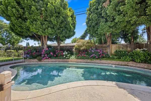 9188 Starina WAY, Sacramento, CA 95826