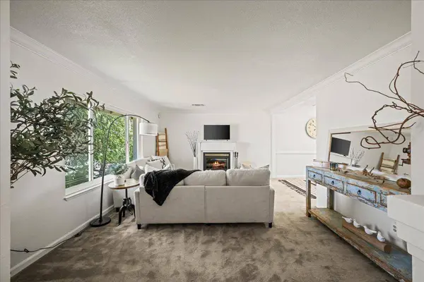 9188 Starina WAY, Sacramento, CA 95826