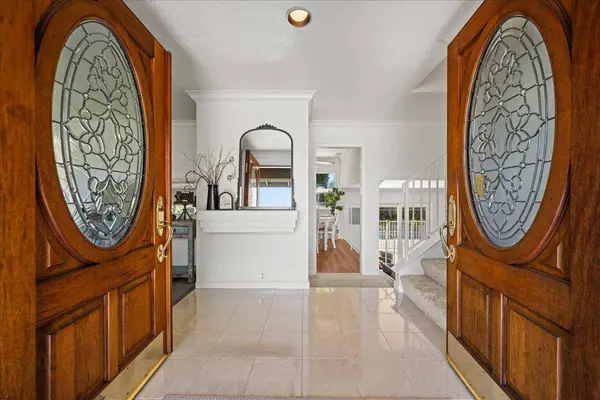 9188 Starina WAY, Sacramento, CA 95826