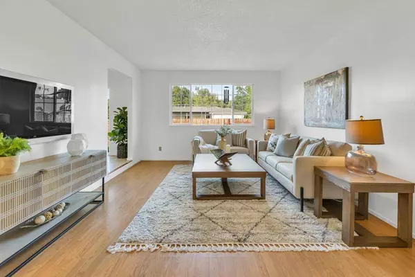 5808 Fernbrook CT, Carmichael, CA 95608