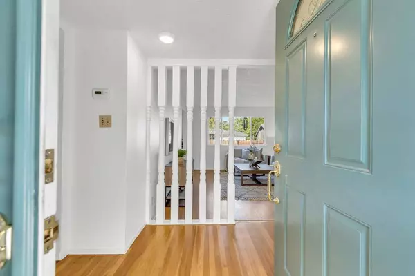 5808 Fernbrook CT, Carmichael, CA 95608