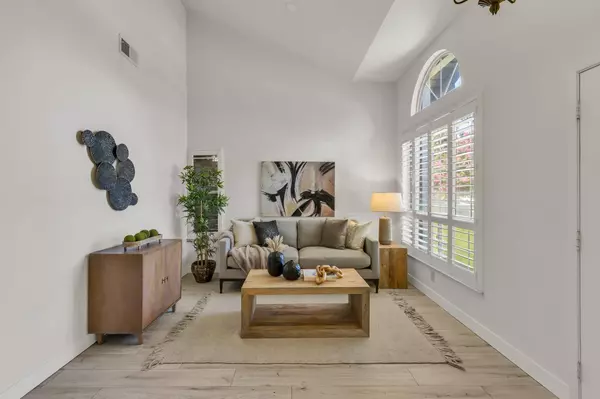 9266 Thoroughbred WAY, Elk Grove, CA 95624