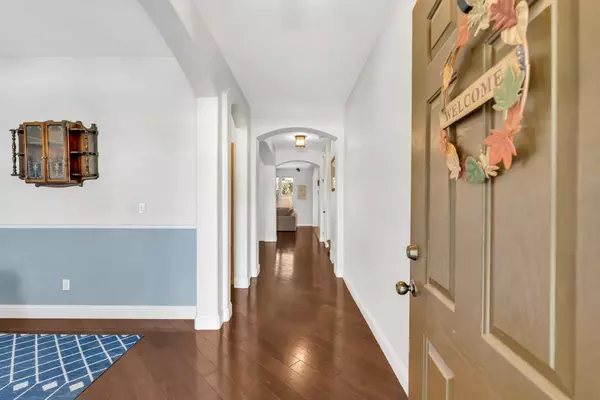 341 Mahonia CIR, Sacramento, CA 95835