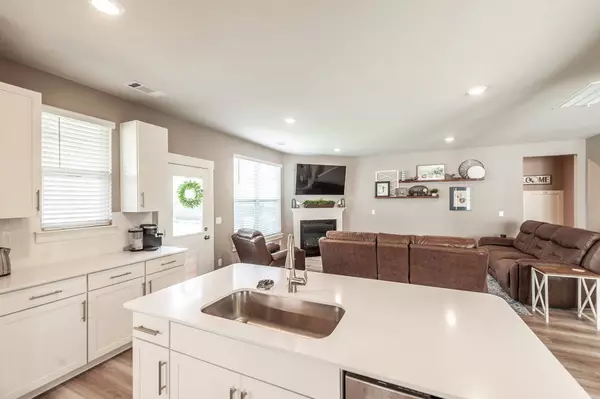 318 Gulfstream Dr, Gallatin, TN 37066