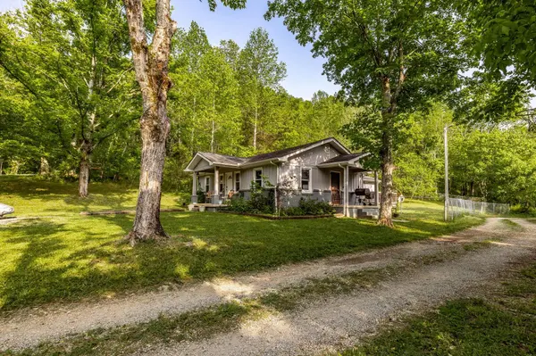 590 Leath Chapel Rd, Bethpage, TN 37022