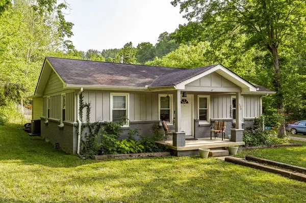 590 Leath Chapel Rd, Bethpage, TN 37022