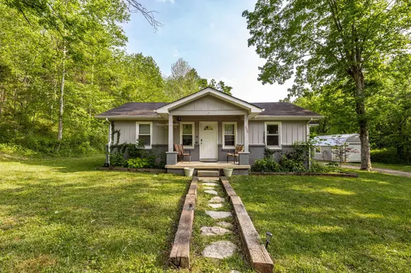 590 Leath Chapel Rd, Bethpage, TN 37022