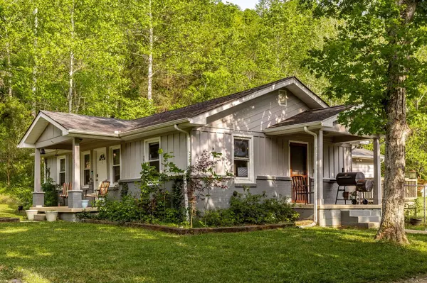 590 Leath Chapel Rd, Bethpage, TN 37022