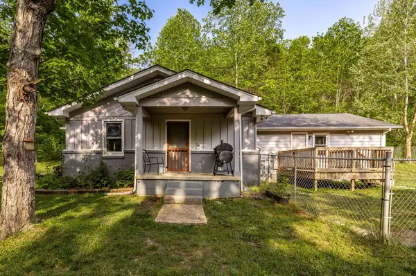 590 Leath Chapel Rd, Bethpage, TN 37022